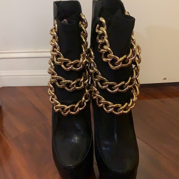 Zigi Girl Black stiletto boots with a chain Size 8.5 - Picture 4 of 5